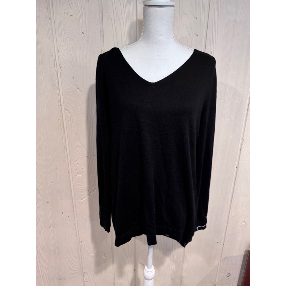 NYDJ Black V Neck High Low Sweater w/ Plaid Detailing, S